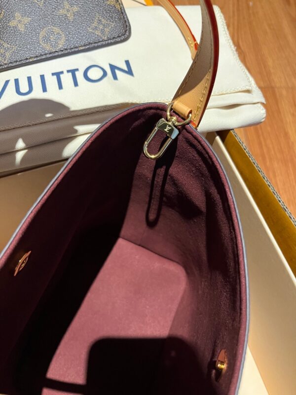 LV Luxury Element Chic Monogram Bucket Bag - Foldable and Spacious for Everyday Luxury LV011
