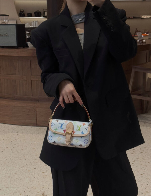 LV Luxury Element Nano Diane Mini Handbag: Chic Design with Detachable Strap and Multiple Carry Options LV021