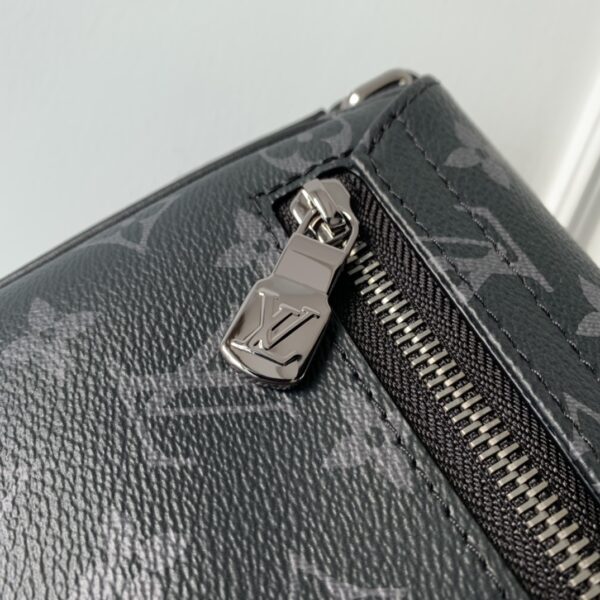 Louis Vuitton District Messenger Bag