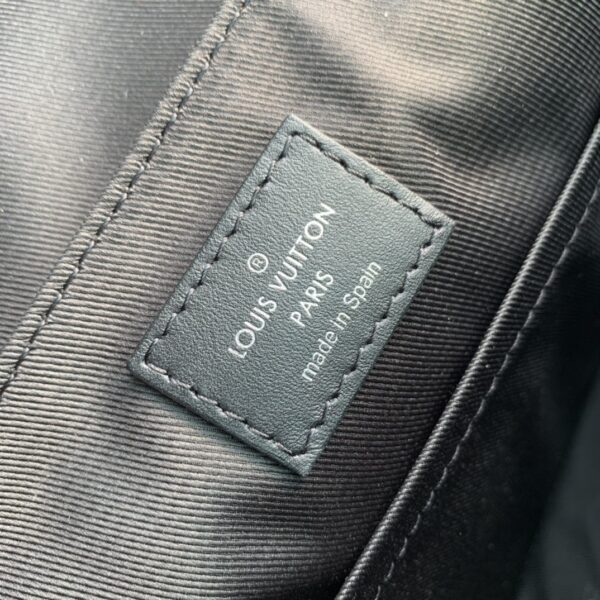 Louis Vuitton District Messenger Bag