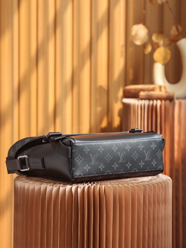 Classic College-Style Messenger Bag