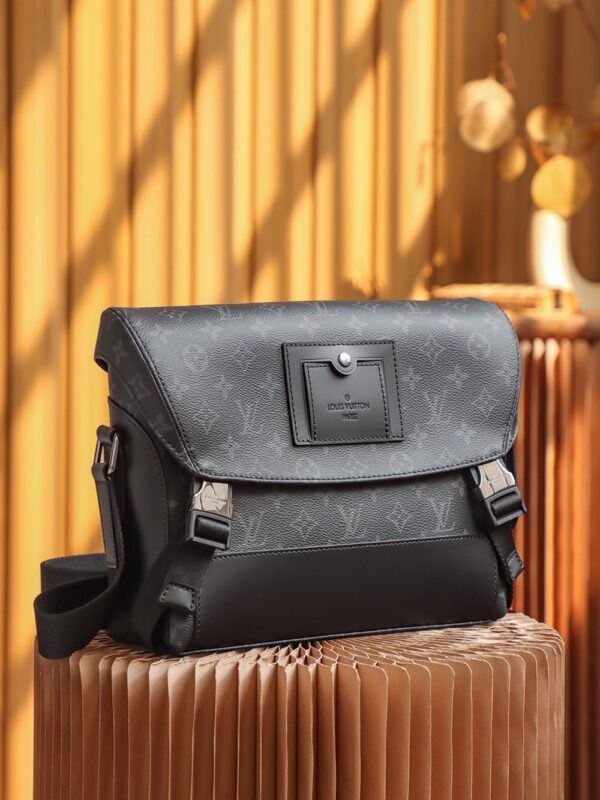 Classic College-Style Messenger Bag