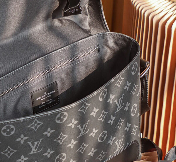 Classic College-Style Messenger Bag