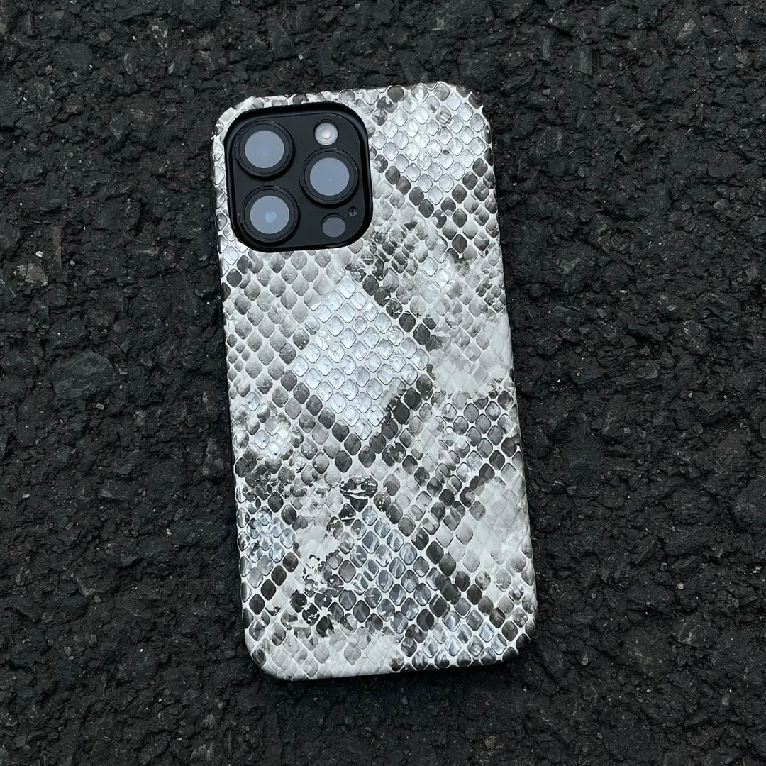 Light Luxury iPhone Case(Magnetic attraction)